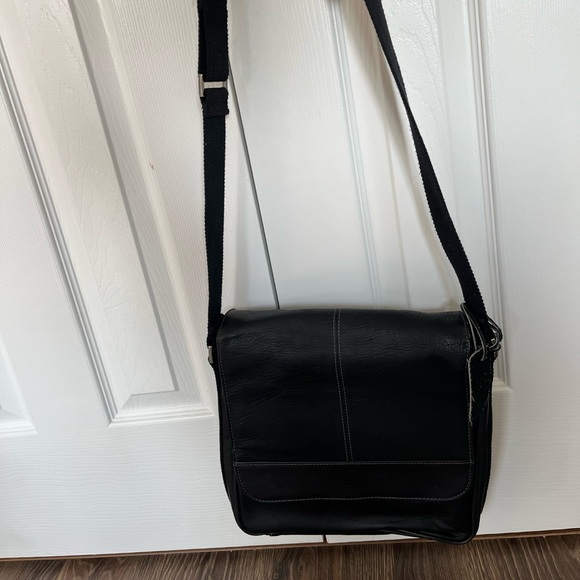 Cross Body Bag - Picture 2 of 5